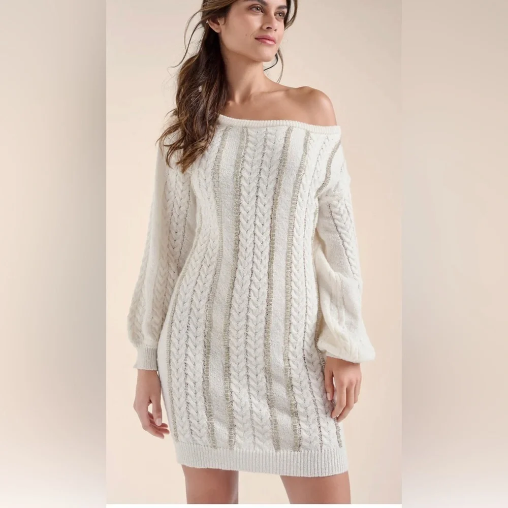 VENUS NWOT White Rhinestone Embellished Sweater Dress size Small